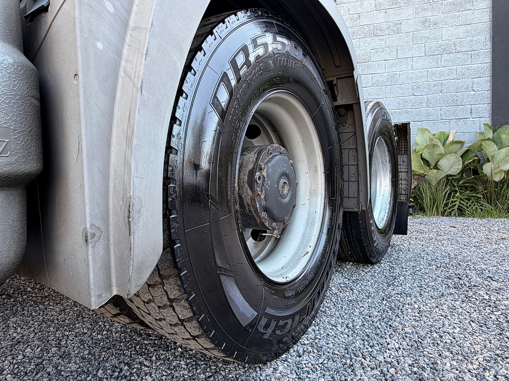 Caminhão MERCEDES BENZ MB 2544 Cavalo Mecânico ANO 2013 de Siqueira Caminhões em São Paulo