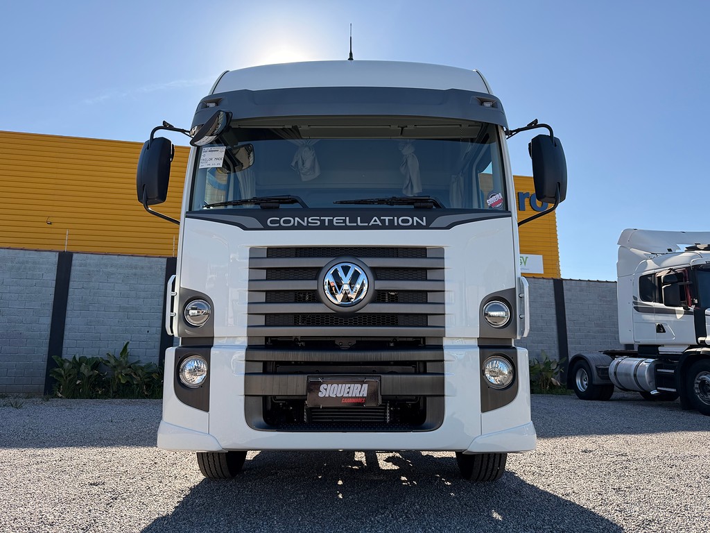 Caminhão VOLKSWAGEN VW 26310 Chassis ANO 2024 de Siqueira Caminhões em São Paulo