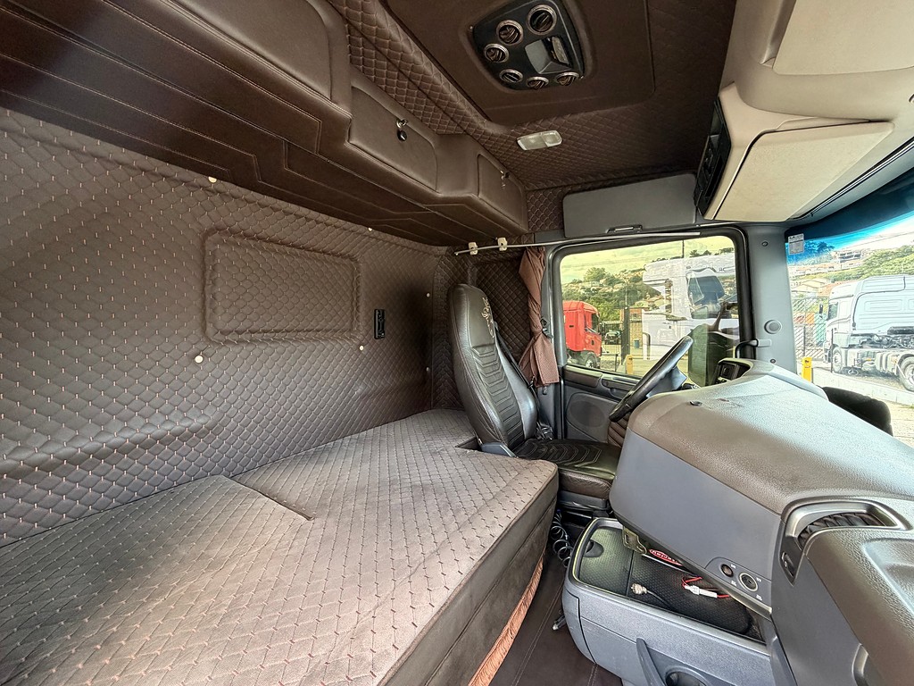 Caminhão SCANIA 440 Cavalo Mecânico ANO 2013 de Siqueira Caminhões em São Paulo