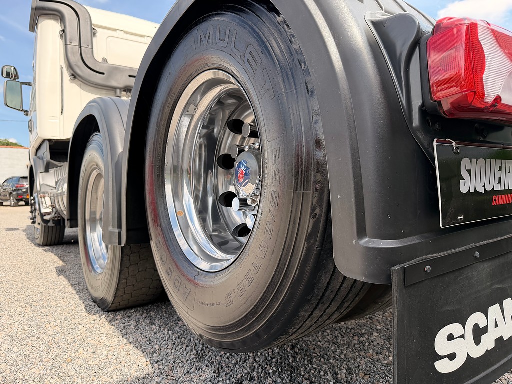 Caminhão SCANIA 440 Cavalo Mecânico ANO 2013 de Siqueira Caminhões em São Paulo