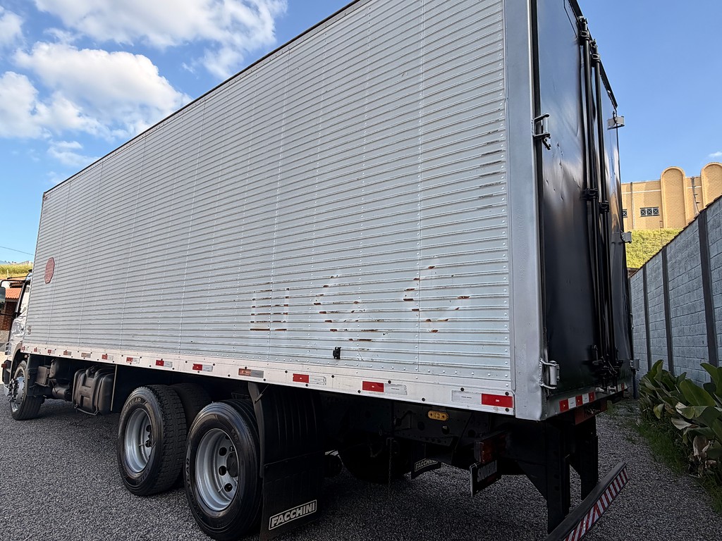 Caminhão MERCEDES BENZ MB 2425 Baú Furgão ANO 2010 de Siqueira Caminhões em São Paulo