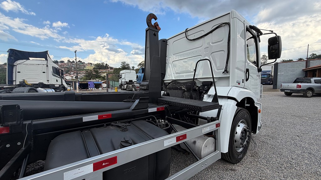 Caminhão VOLKSWAGEN VW 24280 Roll on off ANO 2023 de Siqueira Caminhões em São Paulo