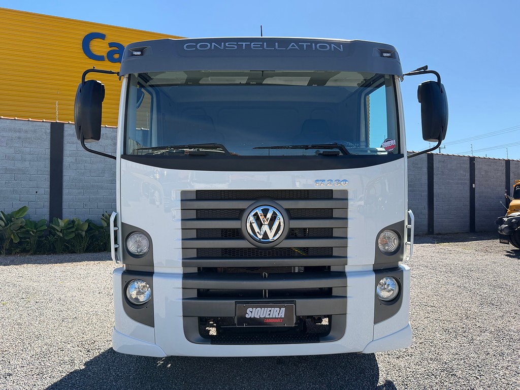 Caminhão VOLKSWAGEN VW 17230 Chassis ANO 2023 de Siqueira Caminhões em São Paulo