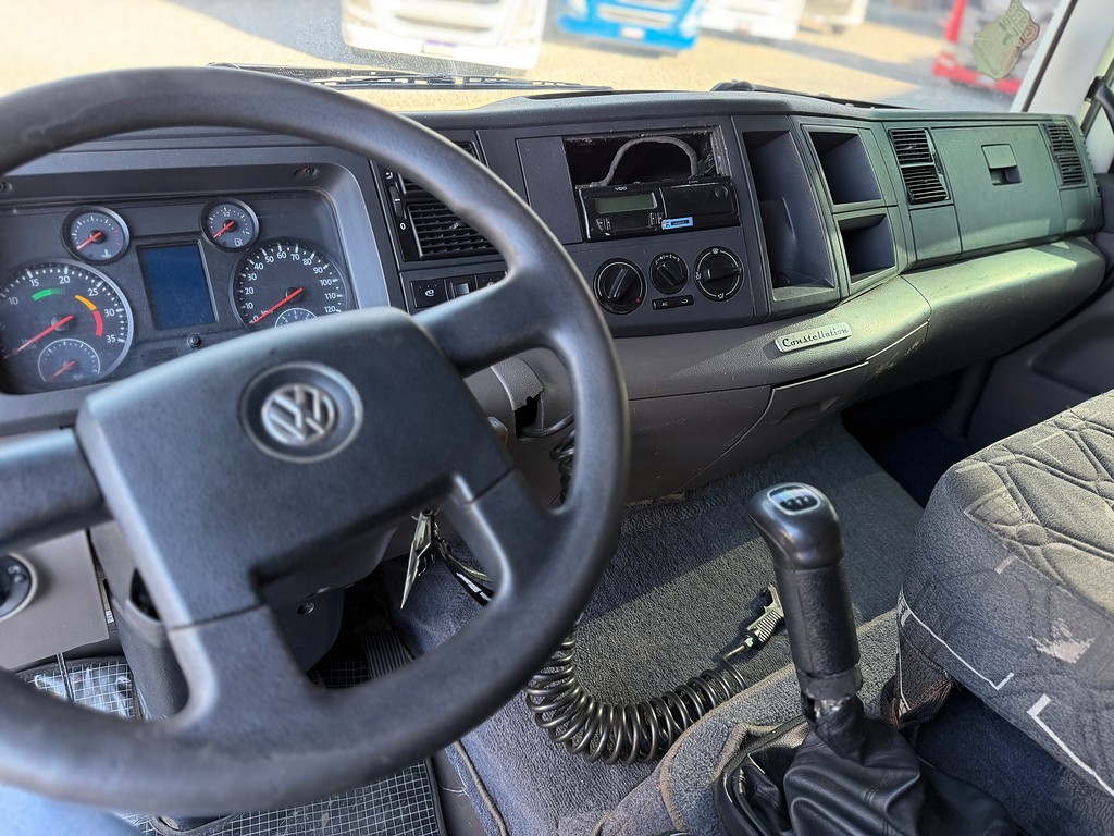 Caminhão VOLKSWAGEN VW 24280 Carga Seca ANO 2015 de Siqueira Caminhões em São Paulo