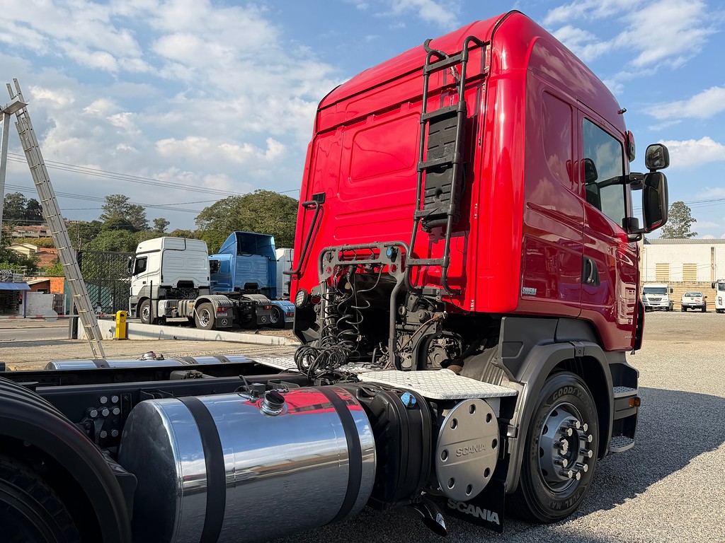 Caminhão SCANIA 440 Cavalo Mecânico ANO 2013 de Siqueira Caminhões em São Paulo