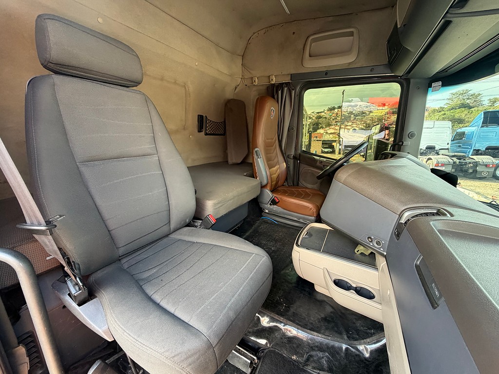 Caminhão SCANIA 440 Cavalo Mecânico ANO 2013 de Siqueira Caminhões em São Paulo