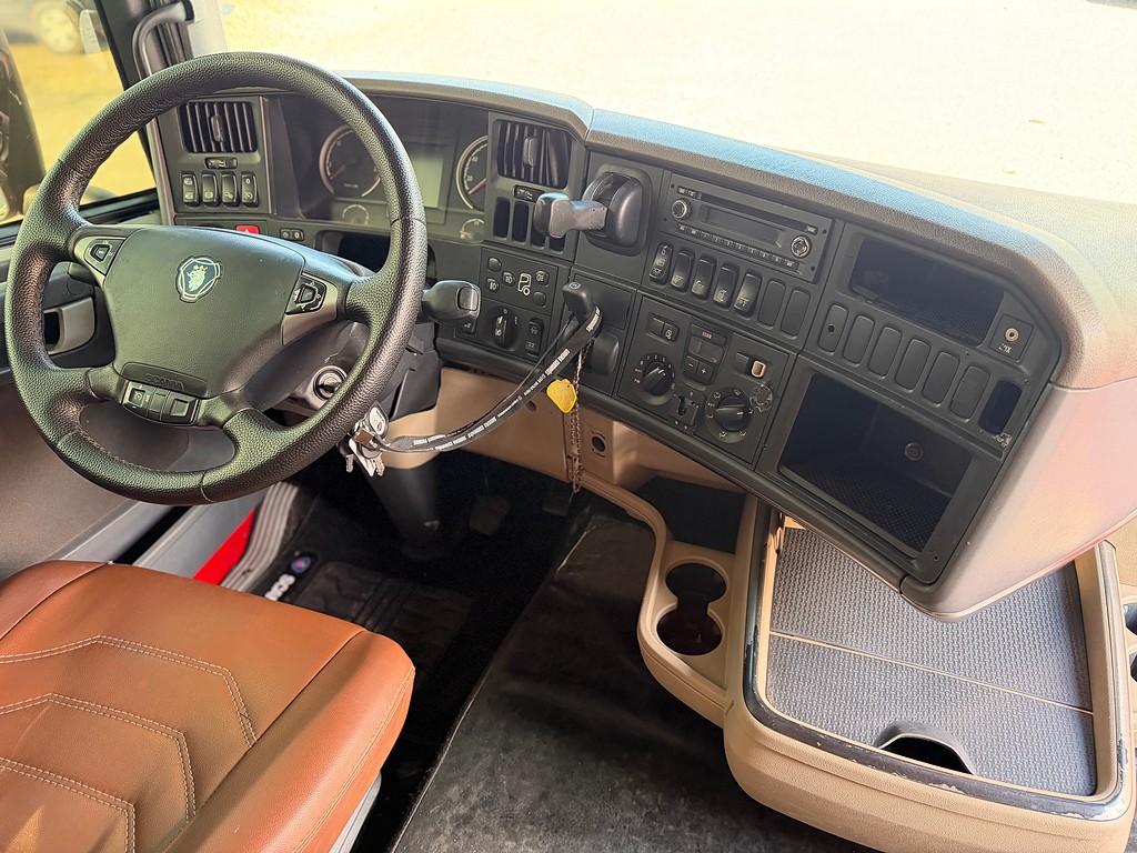Caminhão SCANIA 440 Cavalo Mecânico ANO 2013 de Siqueira Caminhões em São Paulo