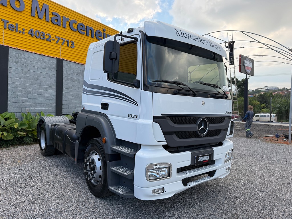 Caminhão MERCEDES BENZ MB 1933 Cavalo Mecânico ANO 2012 de Siqueira Caminhões em São Paulo