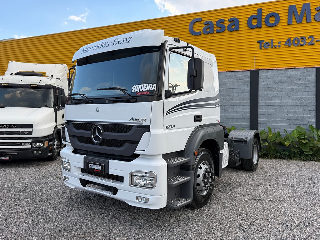 Caminhão MERCEDES BENZ MB 1933 Cavalo Mecânico ANO 2012 de Siqueira Caminhões em São Paulo