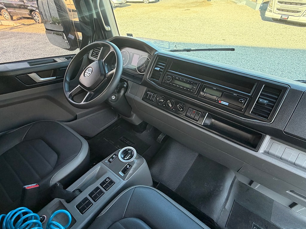 Caminhão VOLKSWAGEN VW 11180 Chassis ANO 2024 de Siqueira Caminhões em São Paulo