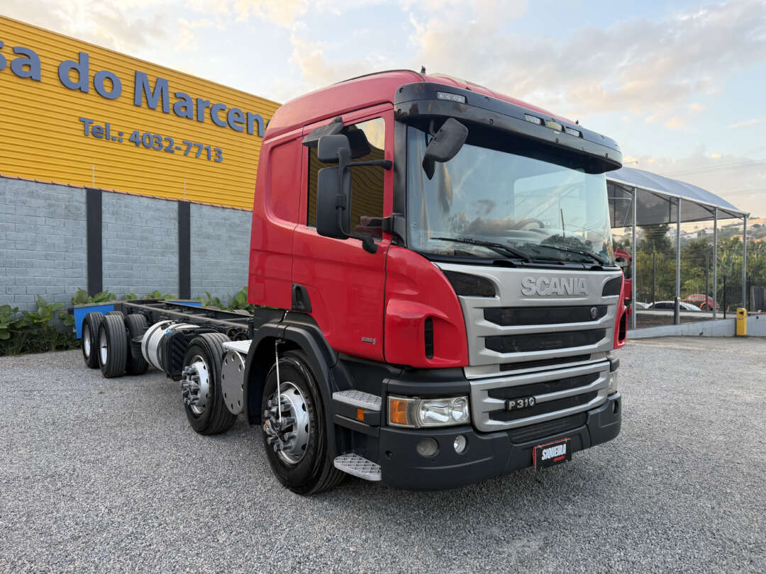 Caminhão SCANIA P310 Chassis ANO 2013 de Siqueira Caminhões em São Paulo