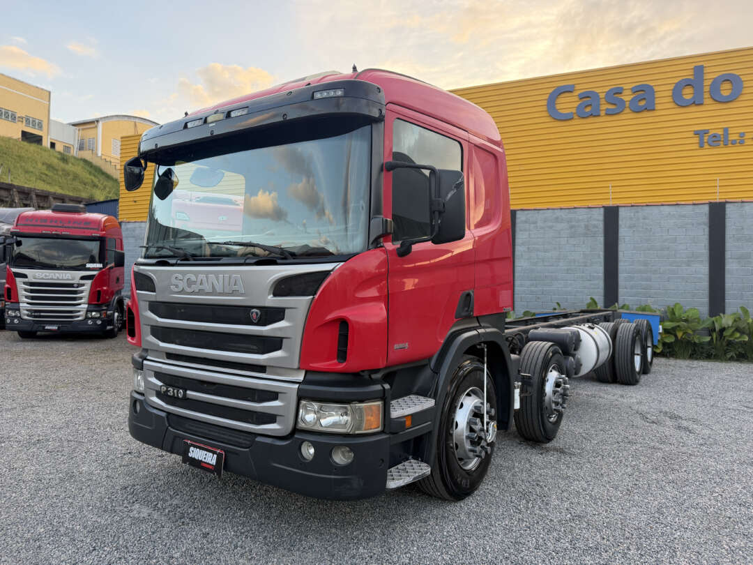 Caminhão SCANIA P310 Chassis ANO 2013 de Siqueira Caminhões em São Paulo