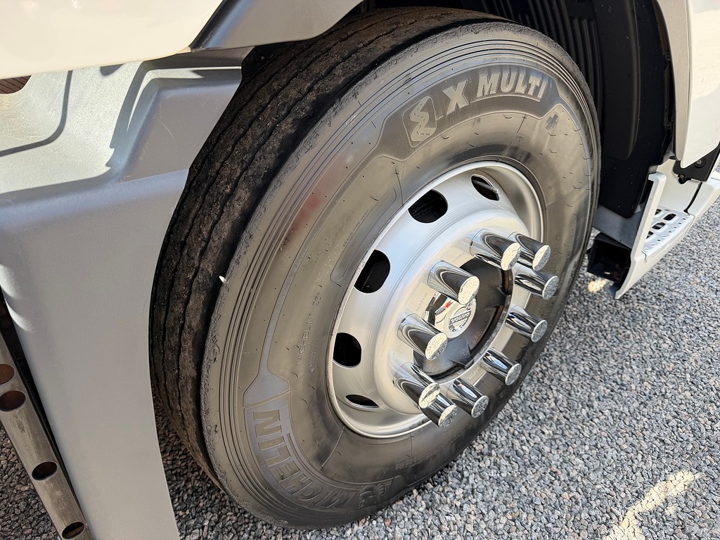 Caminhão VOLVO FH 540 Cavalo Mecânico ANO 2014 de Siqueira Caminhões em São Paulo