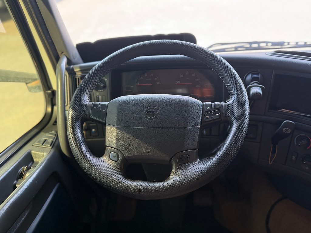 Caminhão VOLVO FH 540 Cavalo Mecânico ANO 2014 de Siqueira Caminhões em São Paulo