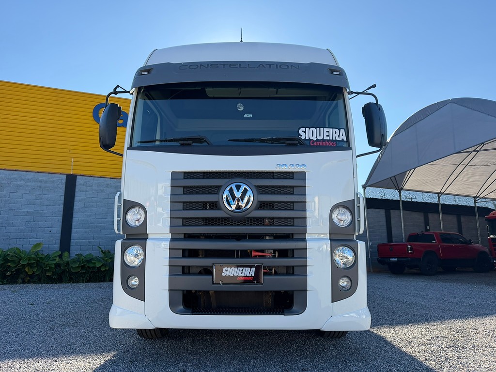 Caminhão VOLKSWAGEN VW 30330 Graneleiro ANO 2022 de Siqueira Caminhões em São Paulo