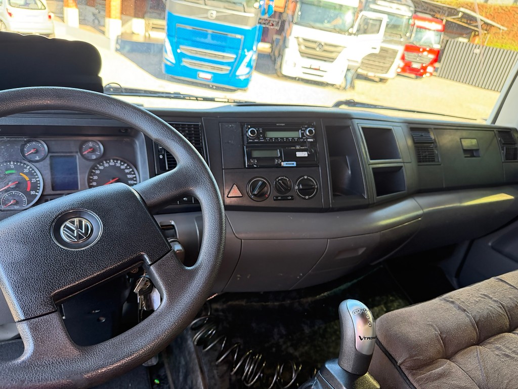 Caminhão VOLKSWAGEN VW 30330 Graneleiro ANO 2022 de Siqueira Caminhões em São Paulo