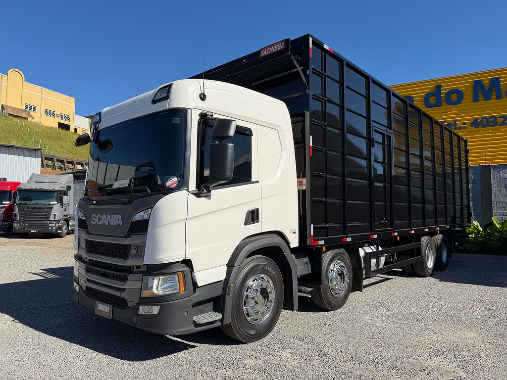 Caminhão SCANIA P360 Outras ANO 2022 de Siqueira Caminhões em São Paulo