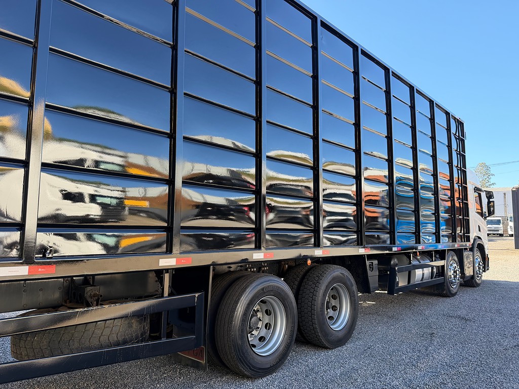 Caminhão SCANIA P360 Outras ANO 2022 de Siqueira Caminhões em São Paulo