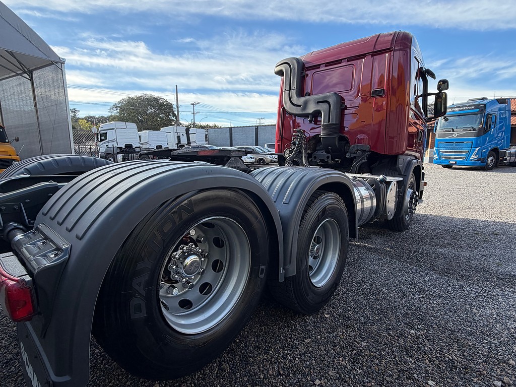 Caminhão SCANIA 400 Cavalo Mecânico ANO 2013 de Siqueira Caminhões em São Paulo