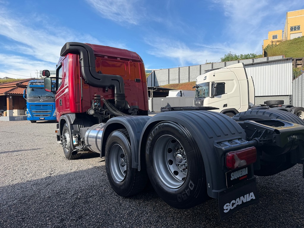 Caminhão SCANIA 400 Cavalo Mecânico ANO 2013 de Siqueira Caminhões em São Paulo