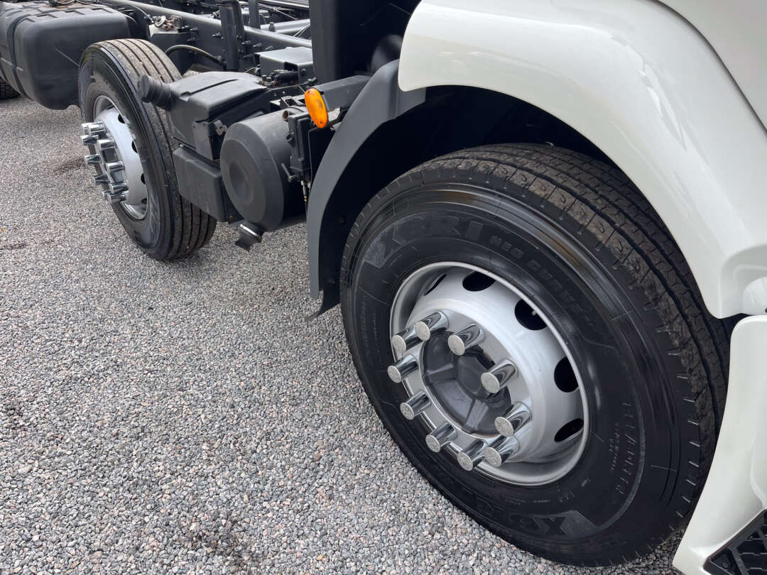 Caminhão VOLVO VM 330 Chassis ANO 2015 de Siqueira Caminhões em São Paulo