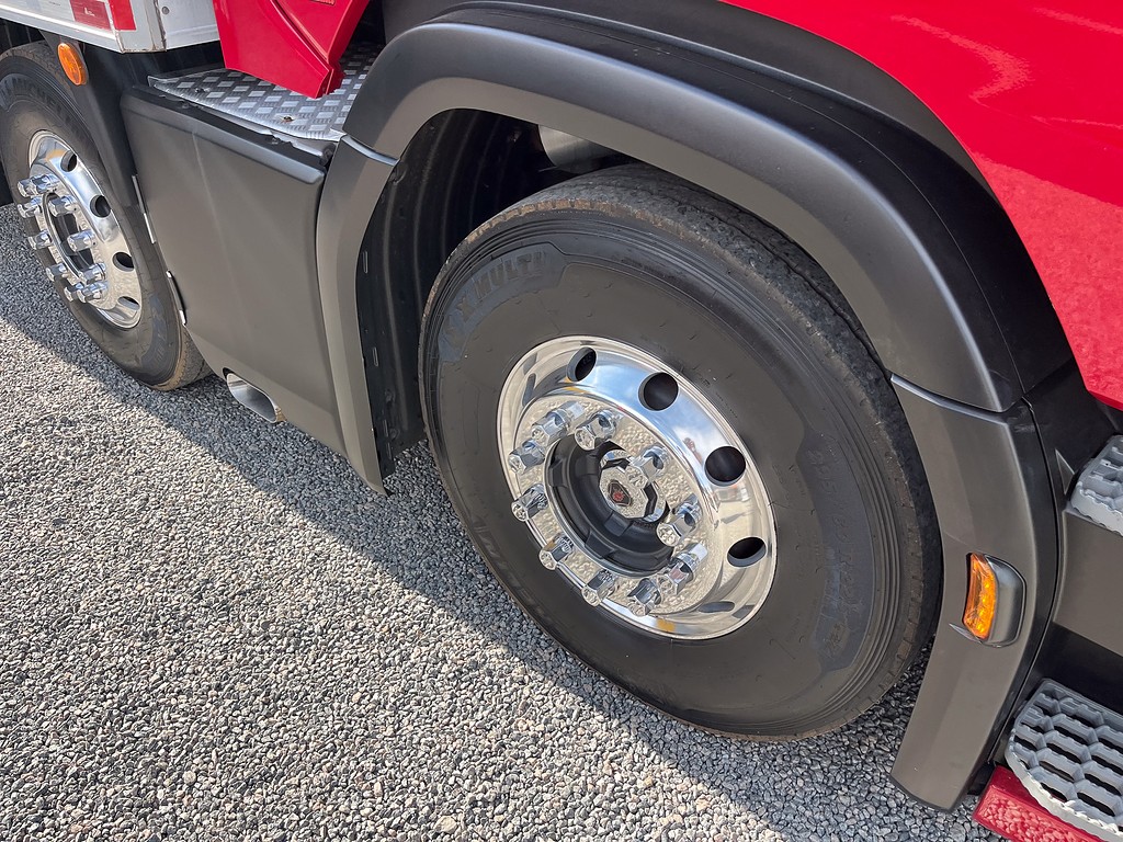 Caminhão SCANIA P360 Baú Furgão ANO 2024 de Siqueira Caminhões em São Paulo
