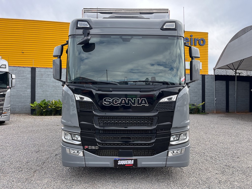 Caminhão SCANIA 320 Baú Furgão ANO 2024 de Siqueira Caminhões em São Paulo