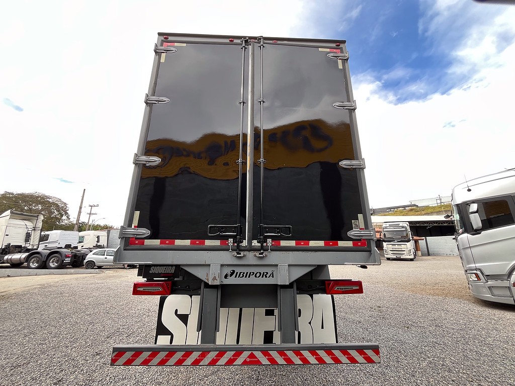 Caminhão SCANIA 320 Baú Furgão ANO 2024 de Siqueira Caminhões em São Paulo