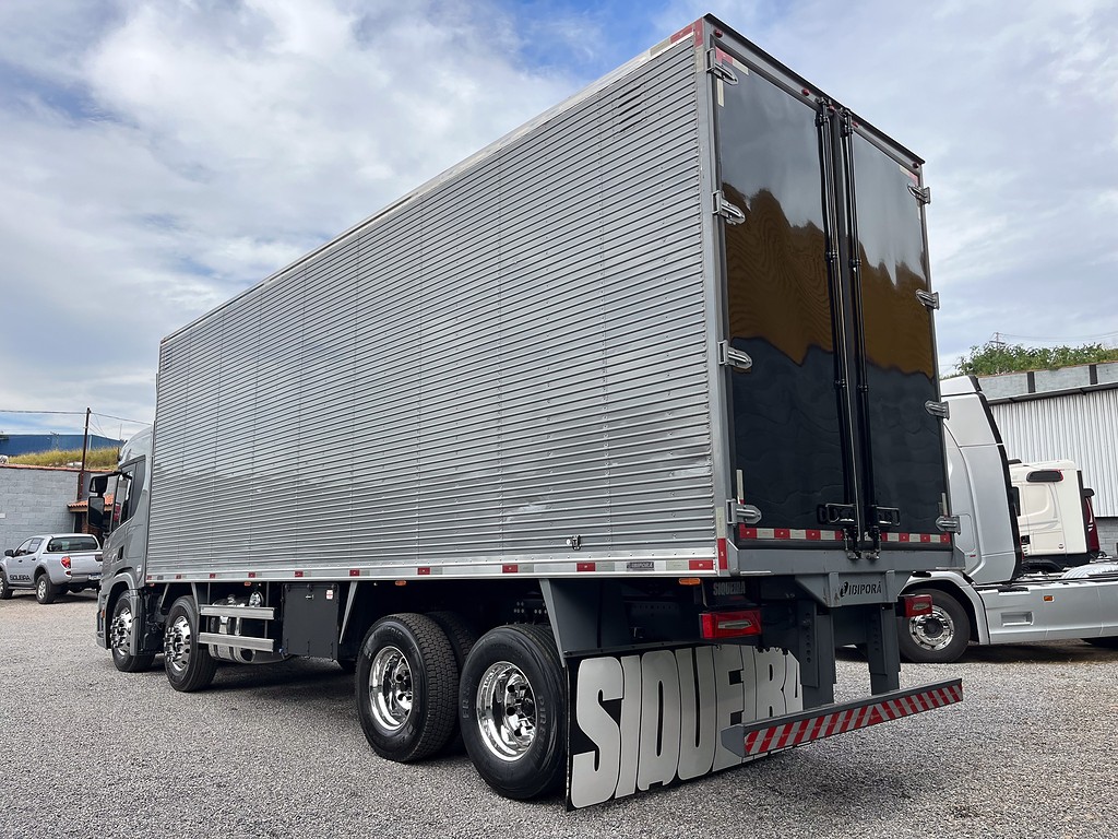 Caminhão SCANIA 320 Baú Furgão ANO 2024 de Siqueira Caminhões em São Paulo