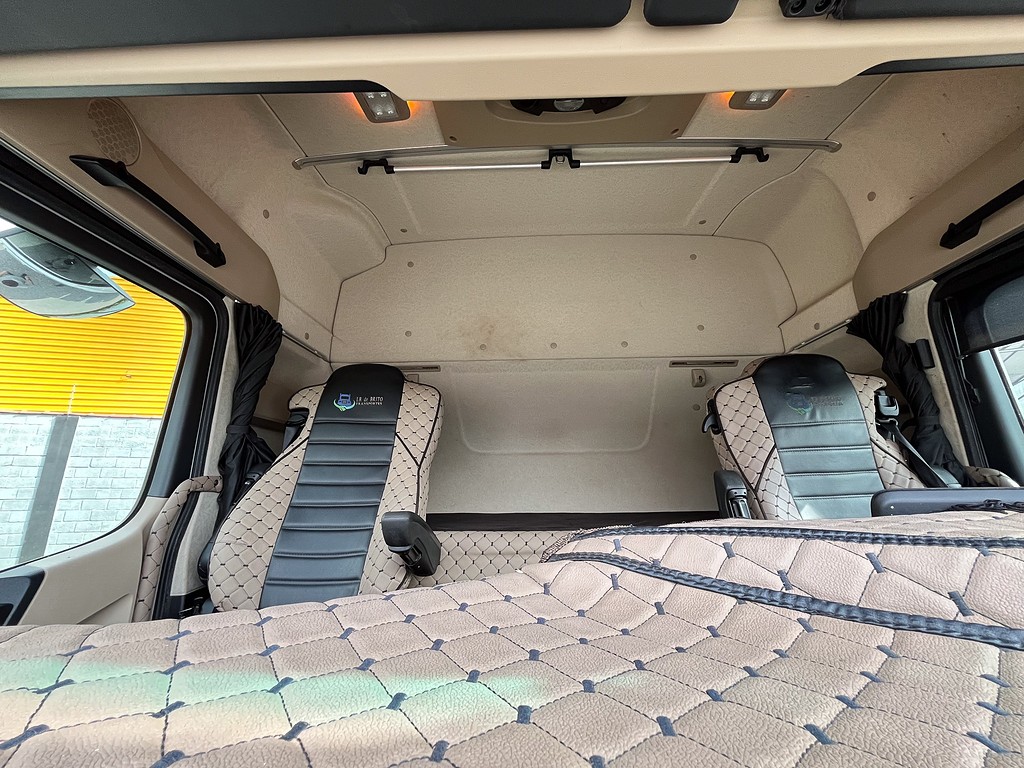 Caminhão MERCEDES BENZ MB 2653 Cavalo Mecânico ANO 2022 de Siqueira Caminhões em São Paulo