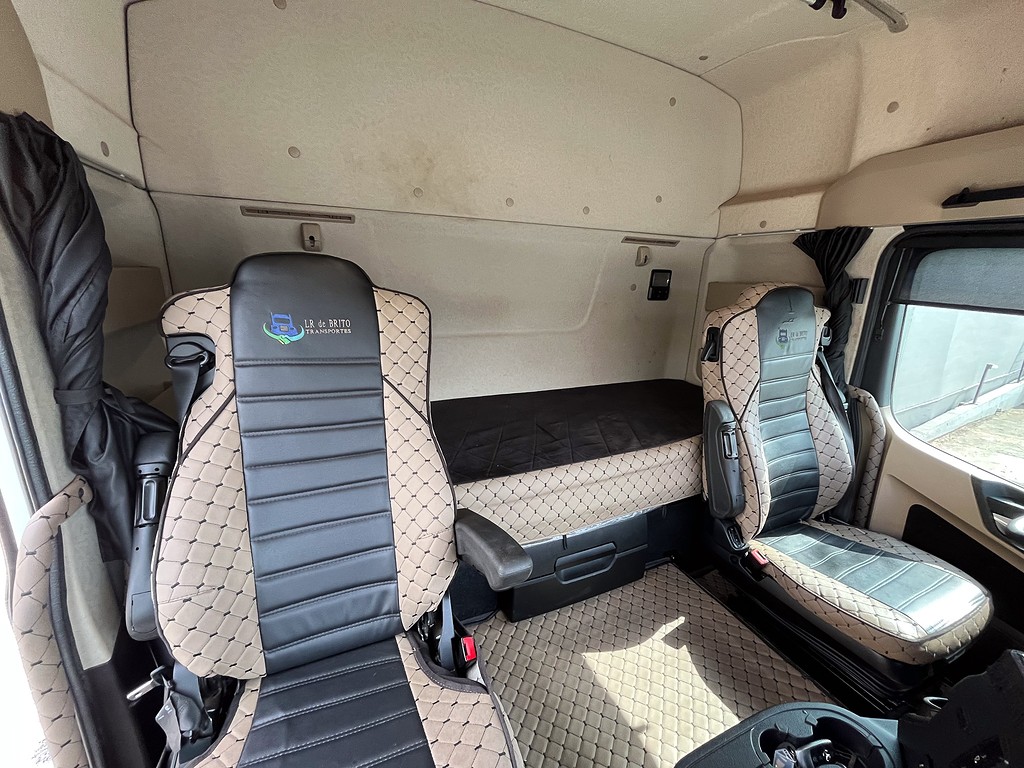 Caminhão MERCEDES BENZ MB 2653 Cavalo Mecânico ANO 2022 de Siqueira Caminhões em São Paulo