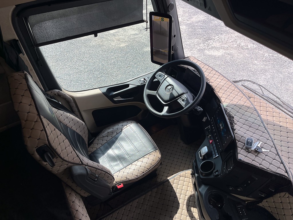 Caminhão MERCEDES BENZ MB 2653 Cavalo Mecânico ANO 2022 de Siqueira Caminhões em São Paulo