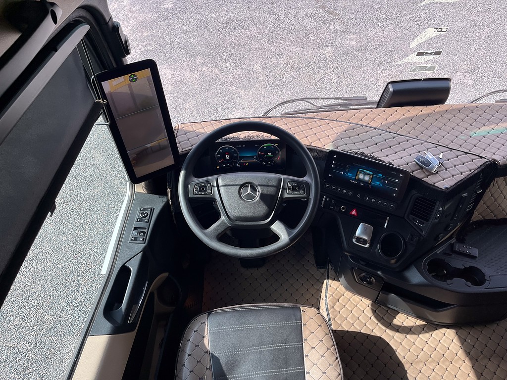 Caminhão MERCEDES BENZ MB 2653 Cavalo Mecânico ANO 2022 de Siqueira Caminhões em São Paulo