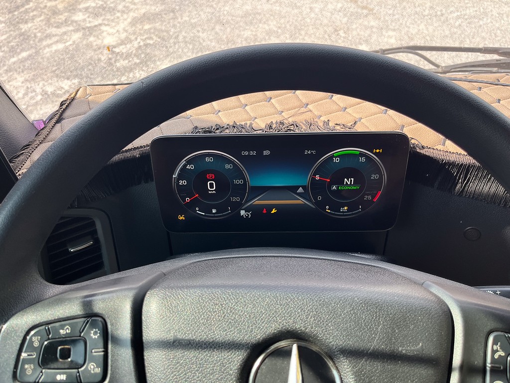 Caminhão MERCEDES BENZ MB 2653 Cavalo Mecânico ANO 2022 de Siqueira Caminhões em São Paulo