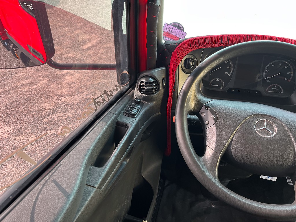 Caminhão MERCEDES BENZ MB 2426 Carroceria ANO 2020 de Siqueira Caminhões em São Paulo