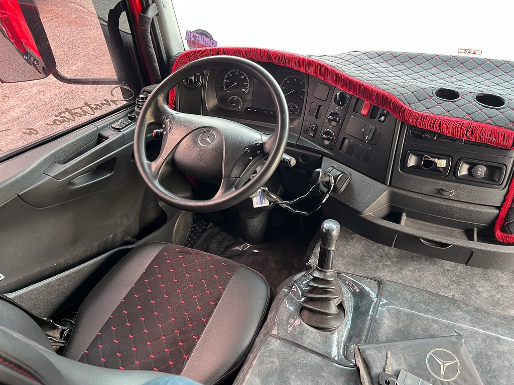Caminhão MERCEDES BENZ MB 2426 Carroceria ANO 2020 de Siqueira Caminhões em São Paulo
