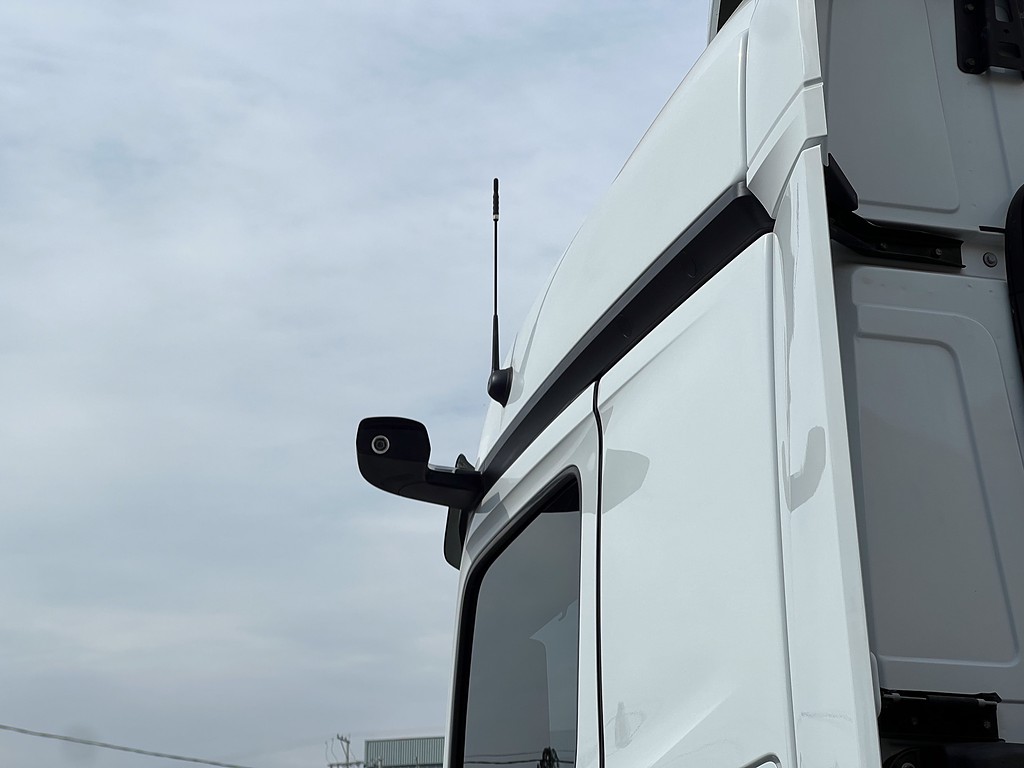 Caminhão MERCEDES BENZ MB 2653 Cavalo Mecânico ANO 2022 de Siqueira Caminhões em São Paulo