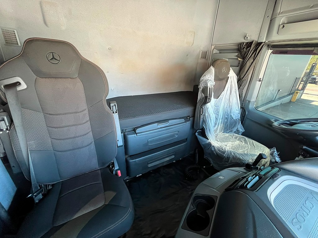 Caminhão MERCEDES BENZ MB 2651 Cavalo Mecânico ANO 2020 de Siqueira Caminhões em São Paulo