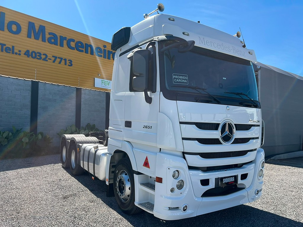Caminhão MERCEDES BENZ MB 2651 Cavalo Mecânico ANO 2020 de Siqueira Caminhões em São Paulo