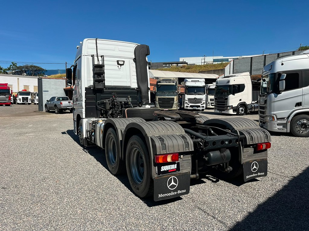 Caminhão MERCEDES BENZ MB 2651 Cavalo Mecânico ANO 2020 de Siqueira Caminhões em São Paulo