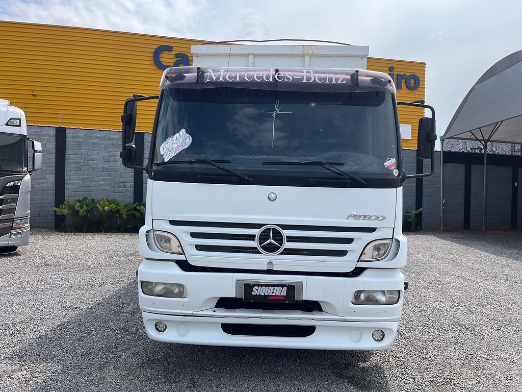 Caminhão MERCEDES BENZ MB 2425 Caçamba Basculante ANO 2009 de Siqueira Caminhões em São Paulo