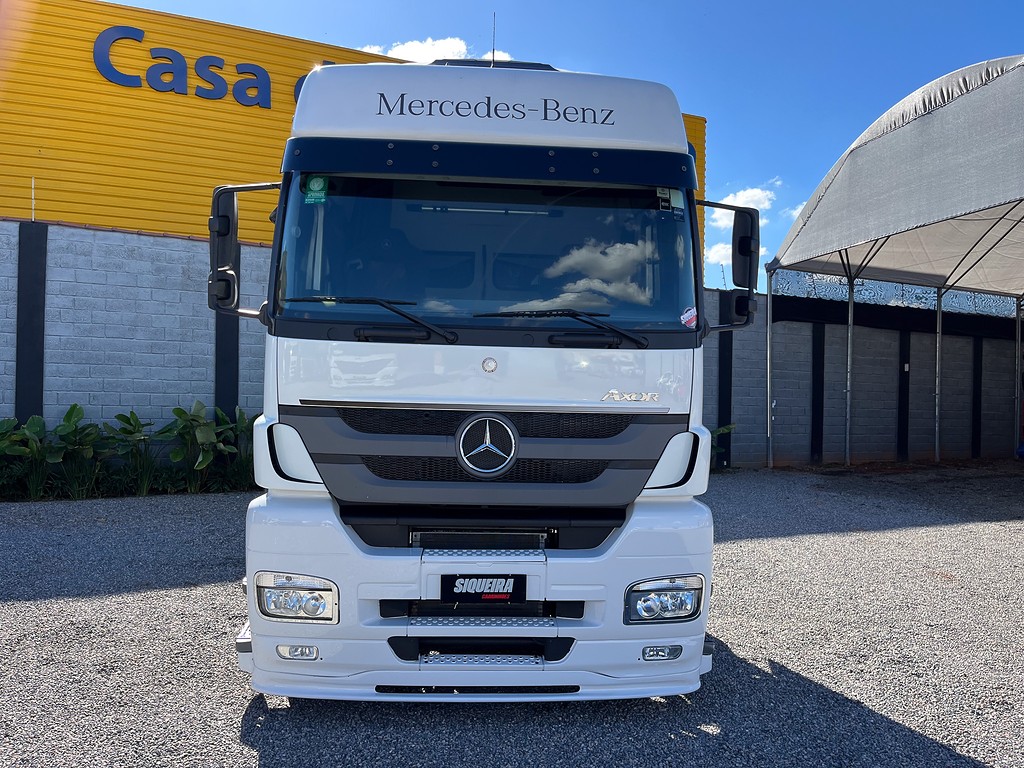 Caminhão MERCEDES BENZ MB 2041 Cavalo Mecânico ANO 2019 de Siqueira Caminhões em São Paulo