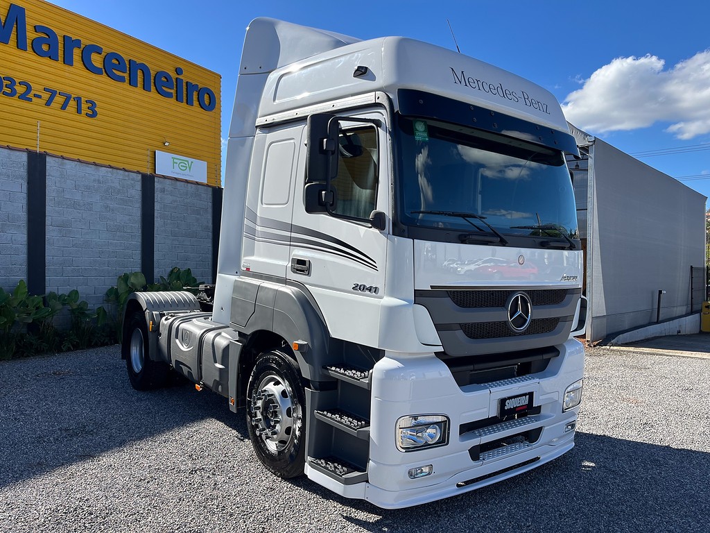Caminhão MERCEDES BENZ MB 2041 Cavalo Mecânico ANO 2019 de Siqueira Caminhões em São Paulo