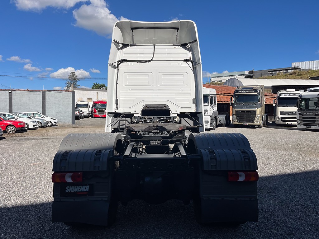 Caminhão MERCEDES BENZ MB 2041 Cavalo Mecânico ANO 2019 de Siqueira Caminhões em São Paulo