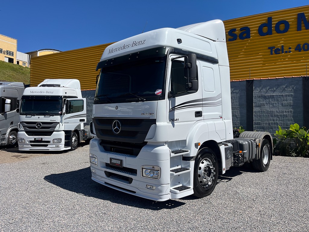 Caminhão MERCEDES BENZ MB 2041 Cavalo Mecânico ANO 2018 de Siqueira Caminhões em São Paulo