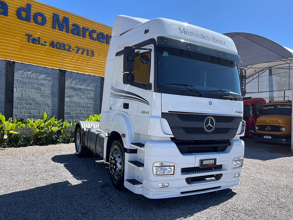 Caminhão MERCEDES BENZ MB 2041 Cavalo Mecânico ANO 2018 de Siqueira Caminhões em São Paulo
