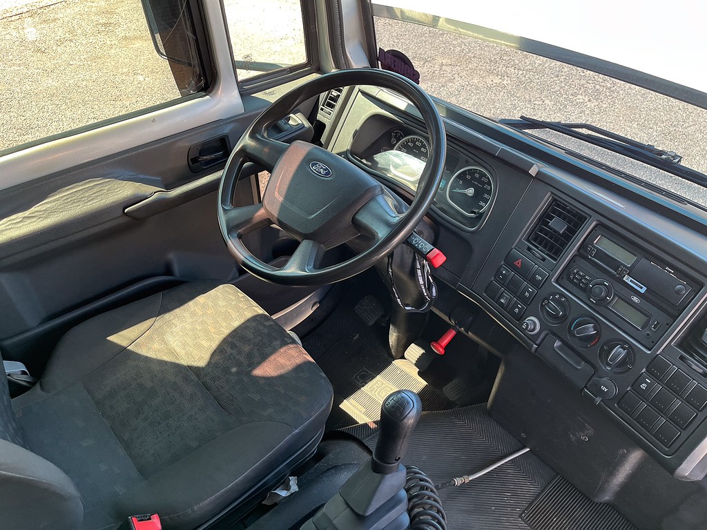 Caminhão FORD CARGO 816 Carga Seca ANO 2016 de Siqueira Caminhões em São Paulo