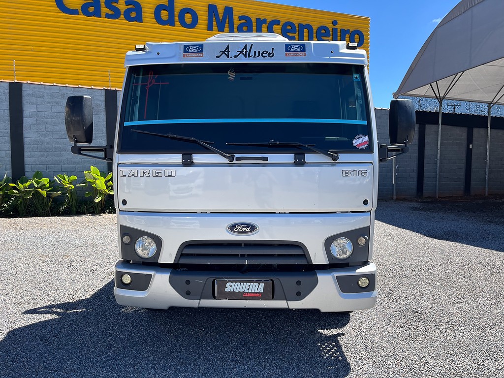 Caminhão FORD CARGO 816 Carga Seca ANO 2016 de Siqueira Caminhões em São Paulo