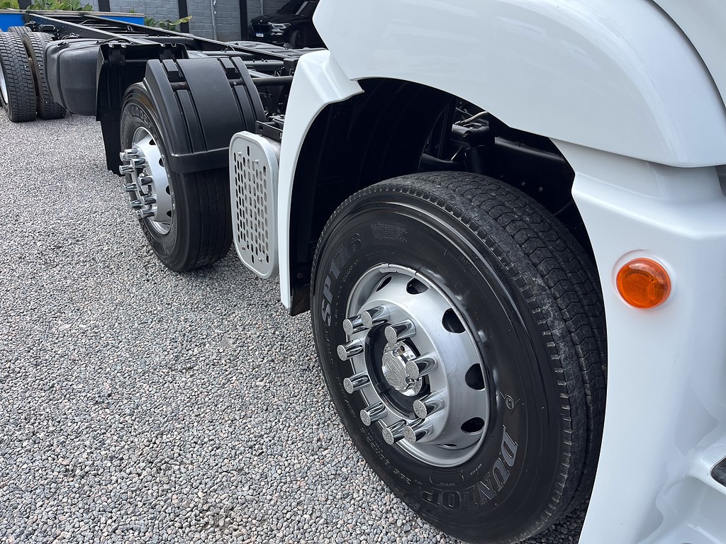 Caminhão VOLKSWAGEN VW 30330 Chassis ANO 2020 de Siqueira Caminhões em São Paulo