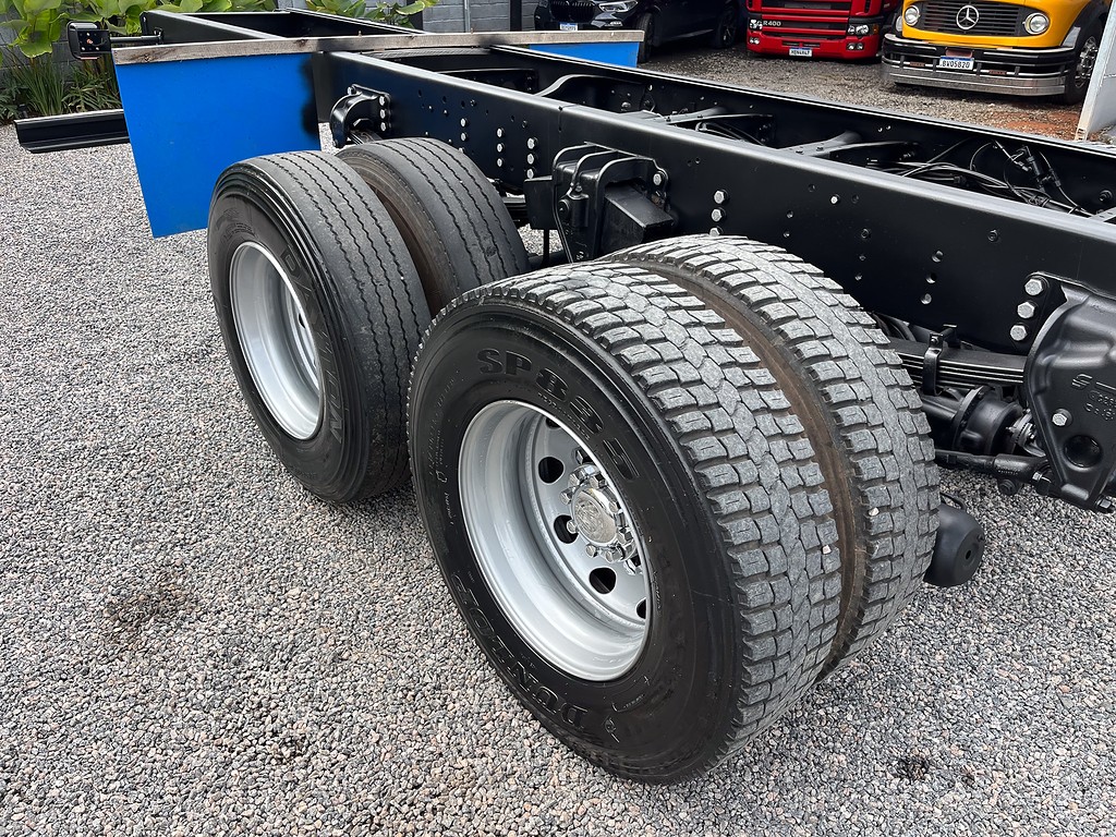 Caminhão VOLKSWAGEN VW 30330 Chassis ANO 2020 de Siqueira Caminhões em São Paulo